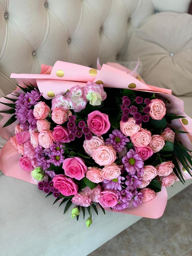 Букет цветов из: Хризантемы, Розы и Лизиантусы в Суханово