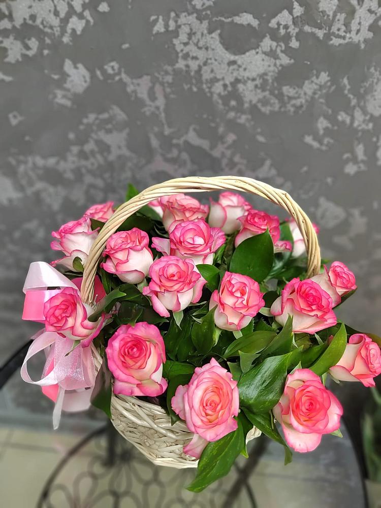 Цветочная композиция из Розы в корзине в Суханово