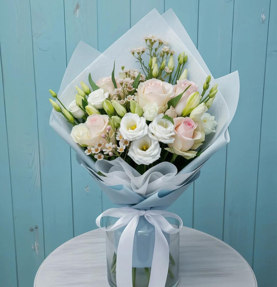 Букет цветов из: Розы и Лизиантусы в Суханово