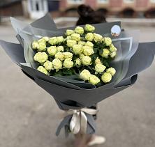 Букет Белые кустовые розы Солинеро в Суханово
