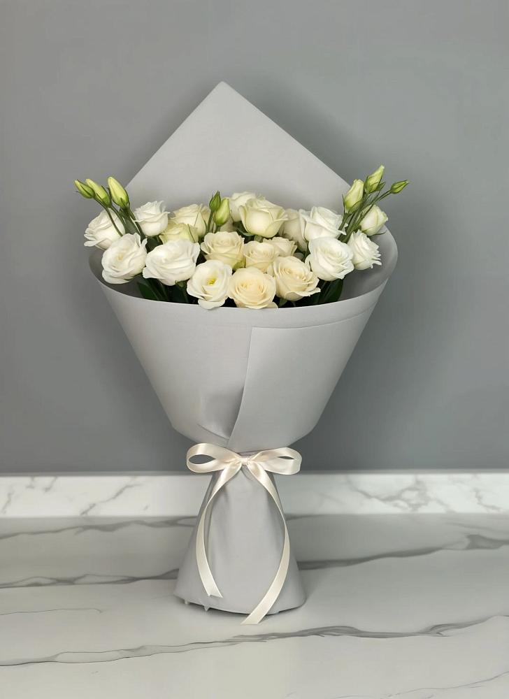 Букет цветов из: Розы и Лизиантусы в Суханово