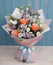 Букет цветов из:  Лизиантусы, Розы, Альстромерии и Гипсофила в Суханово