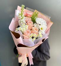 Букет цветов из:  Хризантемы и Розы в Суханово