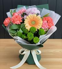 Букет цветов из:  Гвоздики, Розы, Герберы и Хризантемы в Суханово