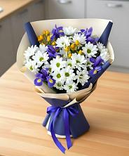 Букет цветов из:  Розы, Ирисы и Хризантемы в Суханово