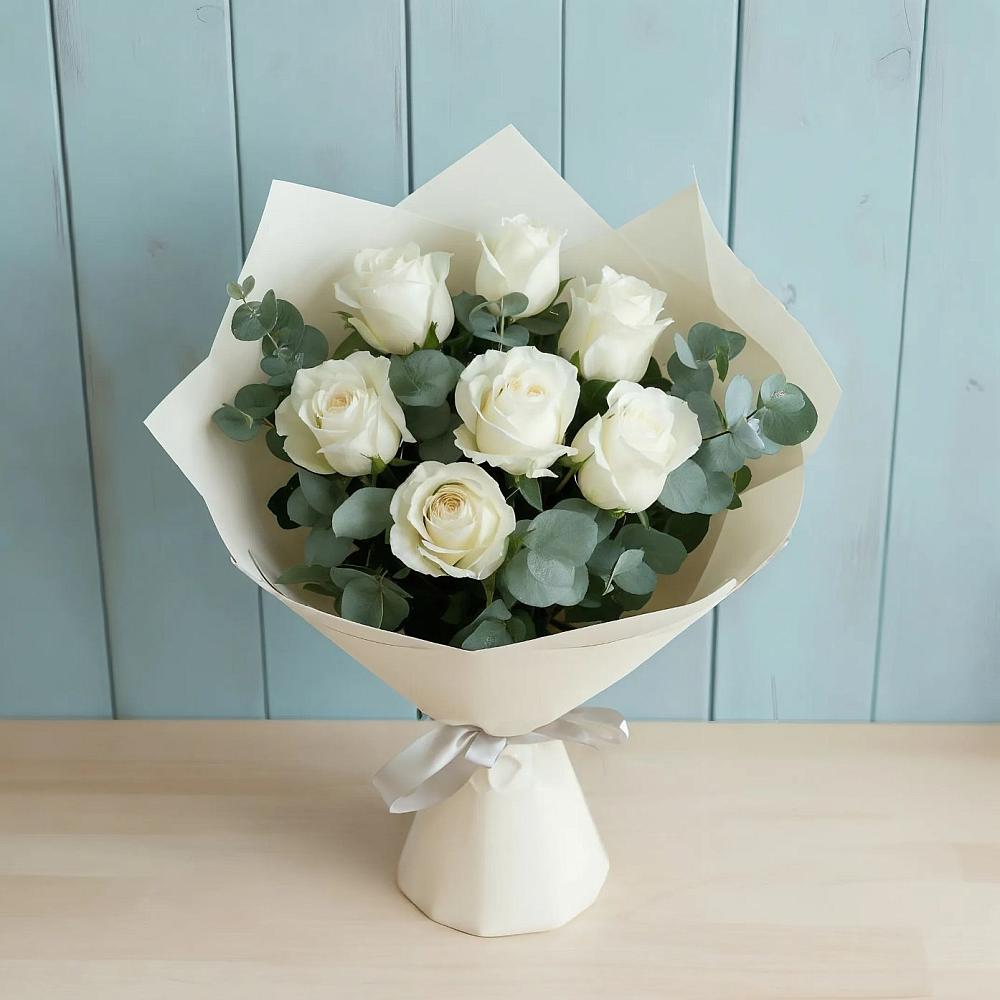 Букет Белые розы в Эвкалипте в Суханово