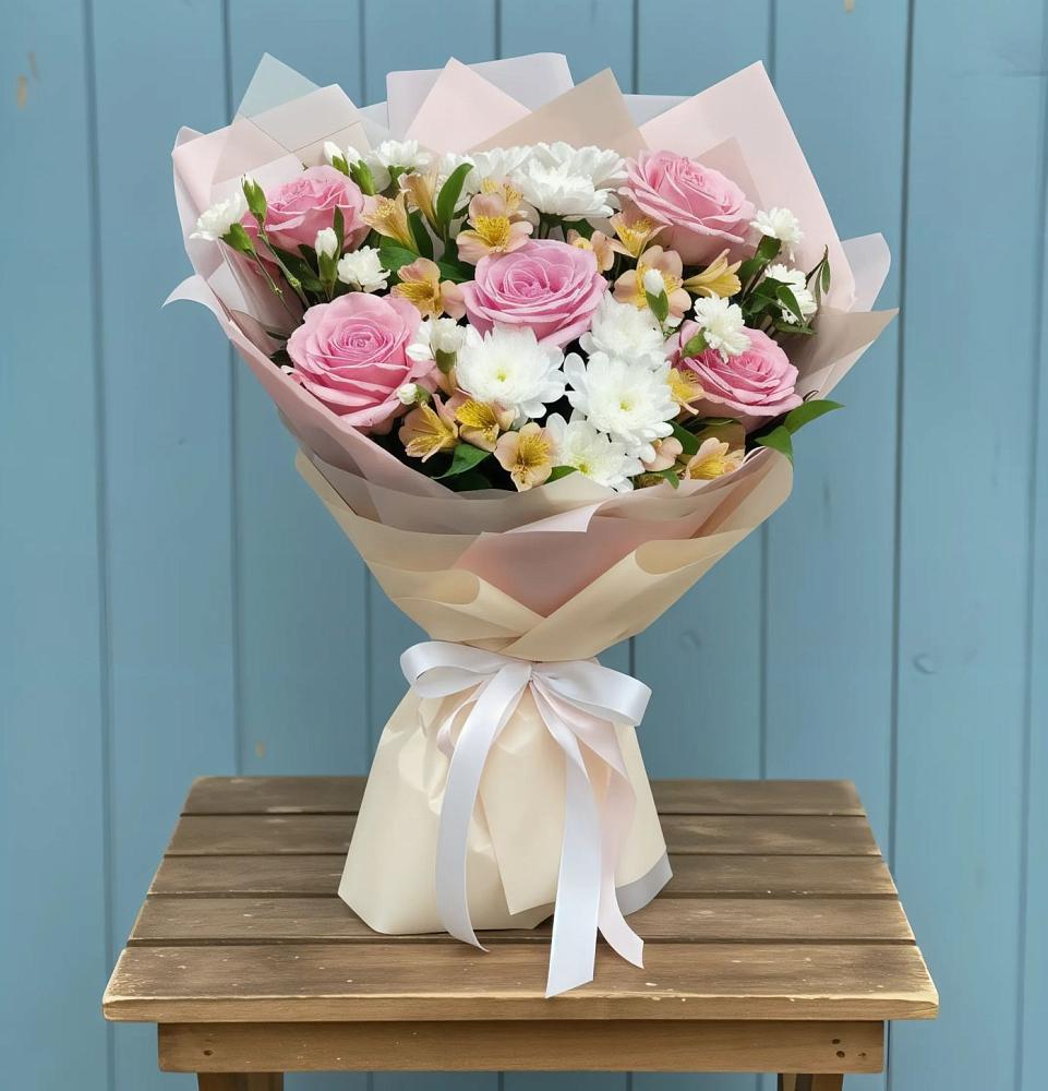 Букет цветов из: Гвоздики, Орхидеи и Розы в Суханово