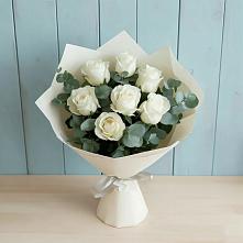 Букет Белые розы в Эвкалипте в Суханово
