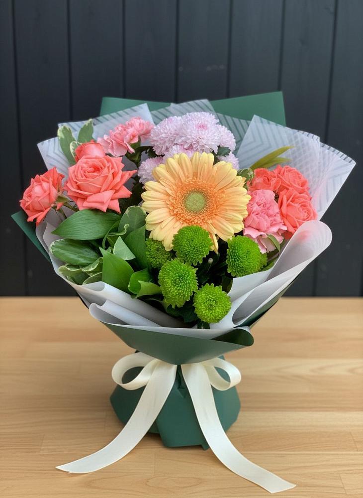 Букет цветов из: Гвоздики, Розы, Герберы и Хризантемы в Суханово