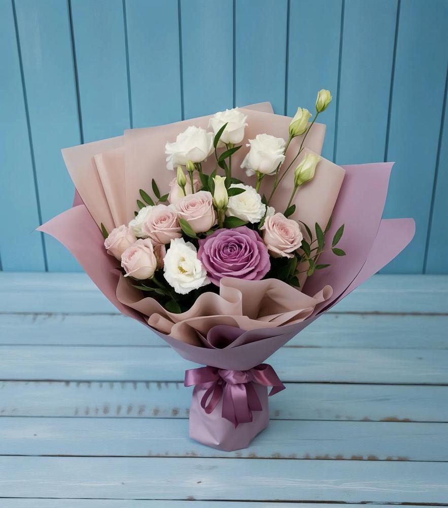 Букет цветов из: Розы и Лизиантусы в Суханово